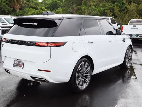 Used 2026 Land Rover Range Rover Sport Dynamic SE AWD/4WD image 9