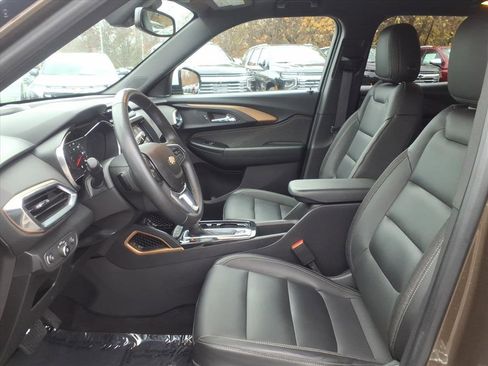 Used 2021 Chevrolet TrailBlazer ACTIV w/ Sun and Liftgate Package image 9