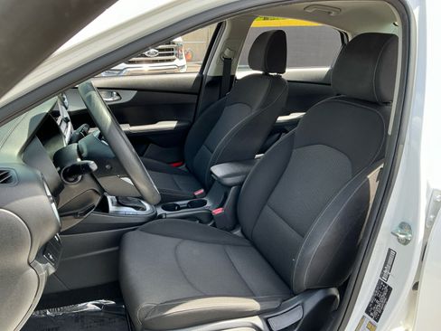 Used 2023 Kia Forte LXS FWD image 17