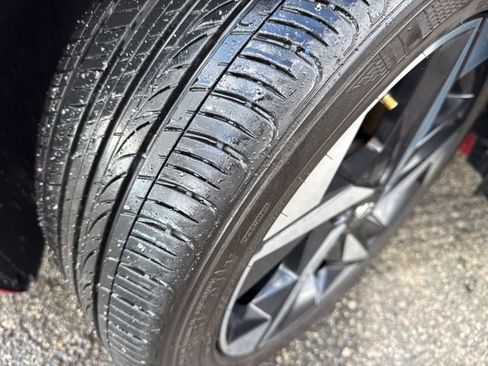 Used 2023 Hyundai Elantra Limited image 7