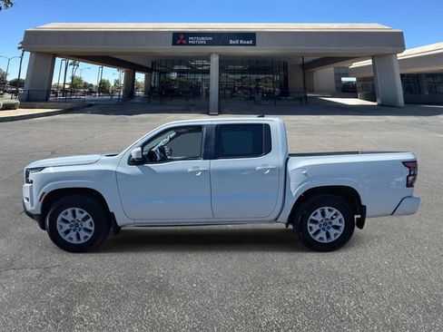 Used 2023 Nissan Frontier SV w/ Tow Package image 2