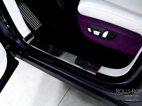 Used 2023 Rolls-Royce Cullinan image 16