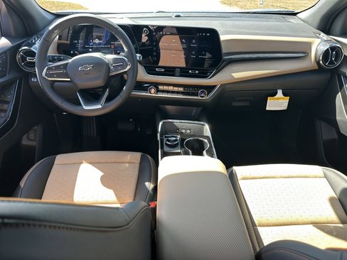 New 2026 Chevrolet Equinox ACTIV w/ Convenience Package III FWD image 14