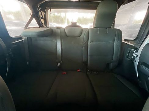 Used 2018 Jeep Wrangler Unlimited Sahara w/ Cold Weather Group image 25