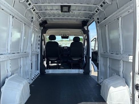 Used 2025 RAM ProMaster 2500 w/ Convenience Group image 21