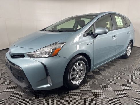 Used 2017 Toyota Prius V Four image 8