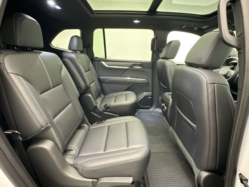 Certified 2025 GMC Acadia Elevation w/ Elevation Premium Package image 29