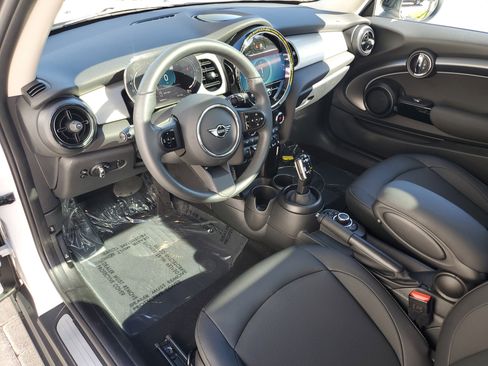 Used 2023 MINI Cooper 2-Door Hardtop image 19