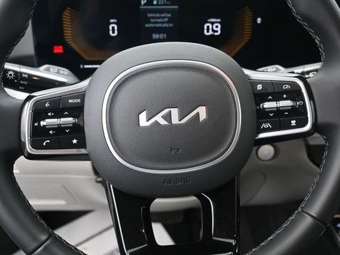 Used 2025 Kia Sorento S AWD/4WD image 9