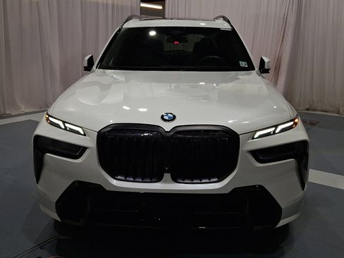 Used 2024 BMW X7 xDrive40i w/ M Sport Package image 8