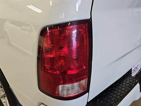 Used 2016 RAM 1500 Express image 31