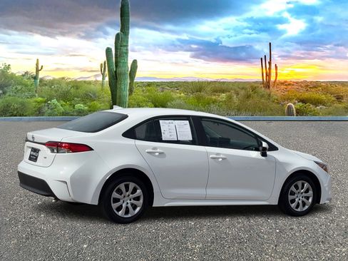 Used 2025 Toyota Corolla LE image 5