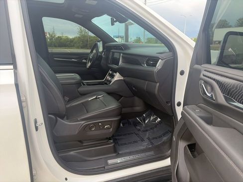 Used 2021 GMC Yukon XL Denali AWD/4WD image 14