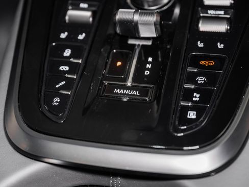 Used 2025 Aston Martin DBX 707 image 43