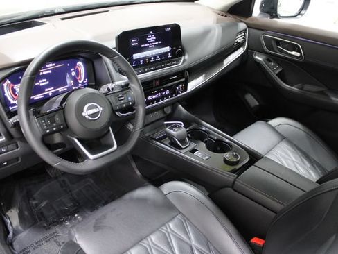 Used 2023 Nissan Rogue Platinum AWD/4WD image 44