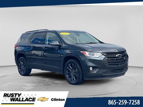 Used 2021 Chevrolet Traverse RS FWD image 1