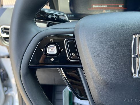 New 2025 Lincoln Corsair Grand Touring w/ Jet Appearance Package image 18