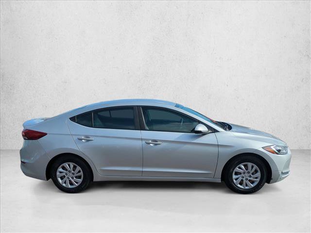 Used 2018 Hyundai Elantra SE FWD image 4