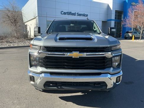 Used 2025 Chevrolet Silverado 2500 LT w/ Convenience Package AWD/4WD image 3