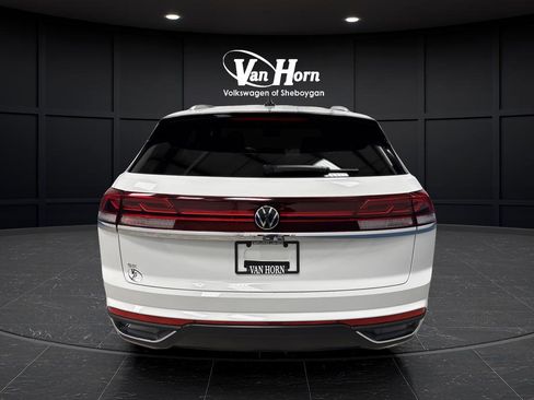 Used 2025 Volkswagen Atlas Cross Sport SE image 12