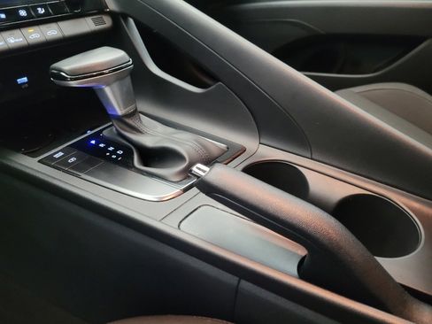 Used 2025 Hyundai Elantra Sport image 26