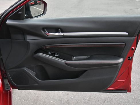 Used 2023 Nissan Altima 2.5 SR image 37