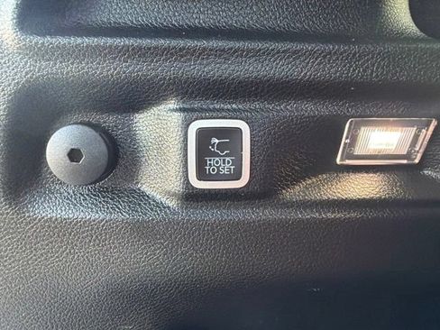 Used 2022 Jeep Grand Cherokee L Limited w/ Luxury Tech Group II AWD/4WD image 41