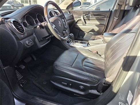 Used 2017 Buick Enclave Leather image 4
