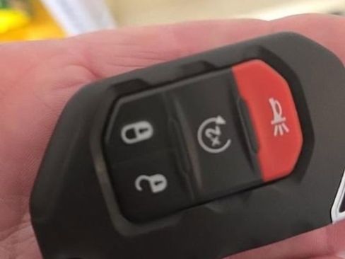 Used 2023 Jeep Wrangler Unlimited Sahara w/ Cold Weather Group image 4