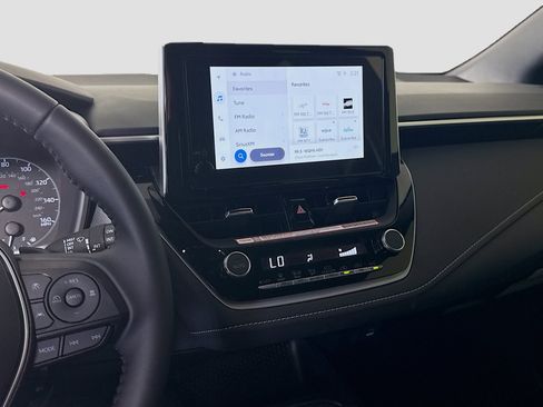 Used 2025 Toyota Corolla SE FWD image 18