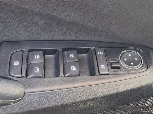 Certified 2025 Kia Seltos S FWD image 12