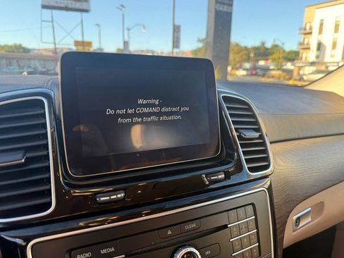 Used 2017 Mercedes-Benz GLS 450 4MATIC image 22