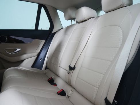 Used 2017 Mercedes-Benz GLC 300 4MATIC image 15