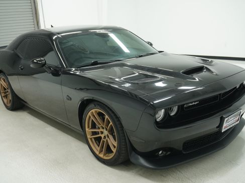 Used 2020 Dodge Challenger R/T Scat Pack w/ Plus Package RWD image 3