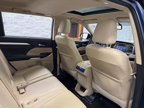 Used 2015 Toyota Highlander XLE image 46