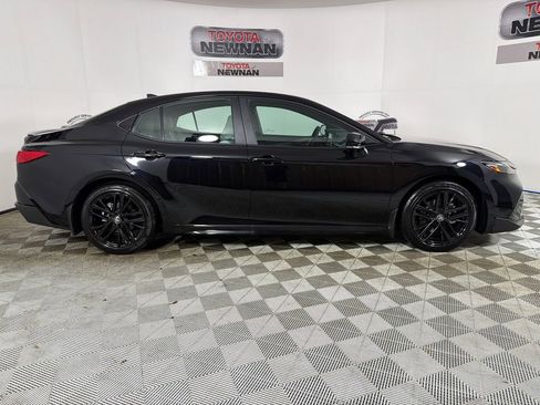 Used 2025 Toyota Camry SE image 2