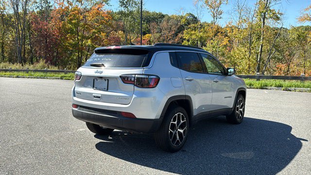 Certified 2025 Jeep Compass Limited AWD/4WD image 6