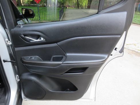 Used 2017 GMC Acadia SLE w/ Driver Alert Package I image 29