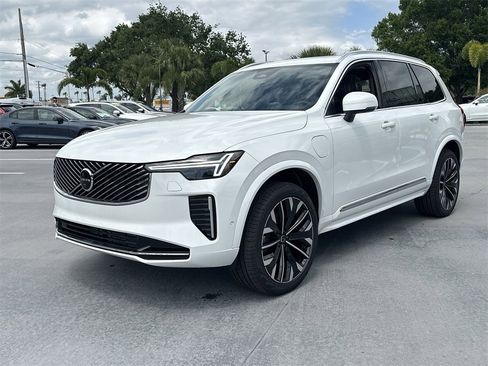 New 2025 Volvo XC90 T8 Plus w/ Protection Package Premier image 2