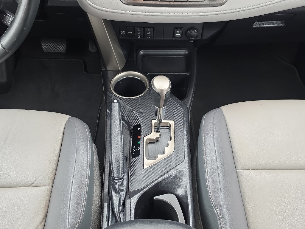 Used 2014 Toyota RAV4 Limited w/ Technology Package FWD image 24