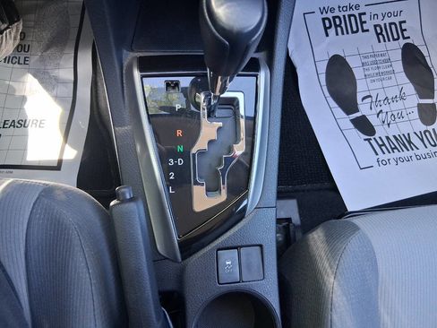 Used 2015 Toyota Corolla L FWD image 24