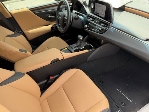 Used 2024 Lexus ES 350 w/ Premium Package FWD image 14