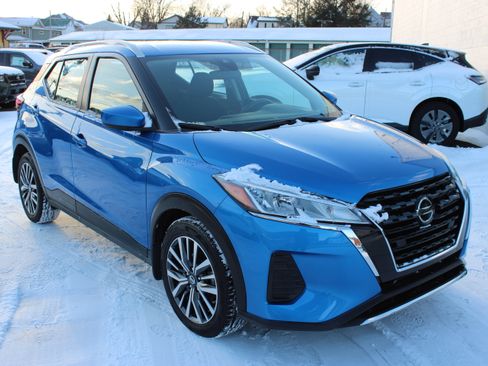 Certified 2021 Nissan Kicks SV image 9