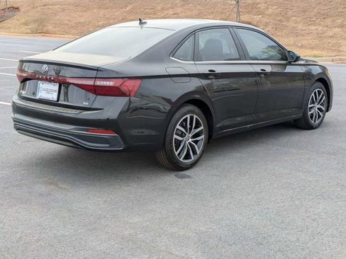New 2026 Volkswagen Jetta SE FWD image 4
