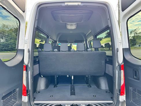Used 2024 Mercedes-Benz Sprinter 2500 image 7