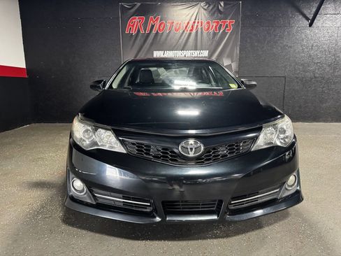Used 2012 Toyota Camry SE FWD image 8