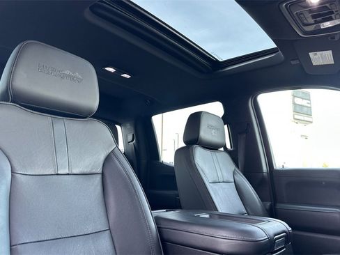 Used 2019 Chevrolet Silverado 1500 High Country image 17