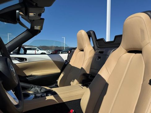 Used 2025 MAZDA MX-5 Miata Grand Touring RWD image 18