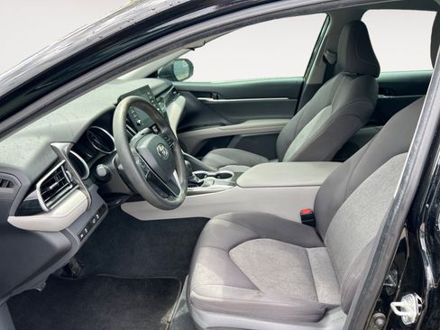 Used 2021 Toyota Camry LE FWD image 9