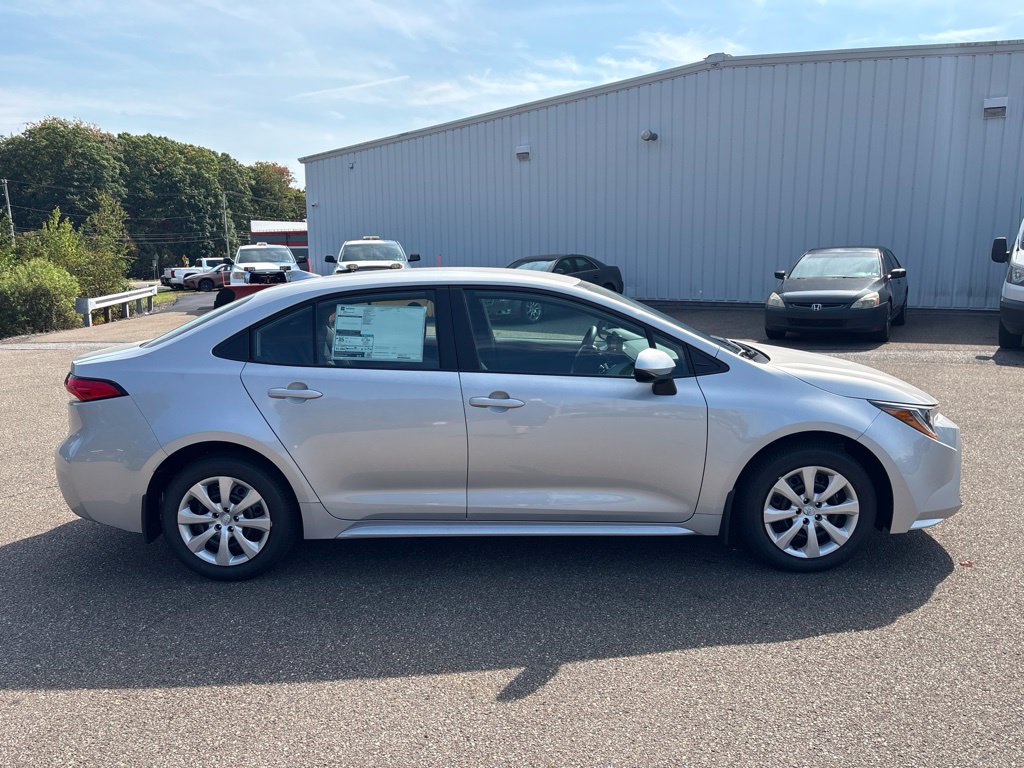 New 2027 Toyota Corolla LE FWD image 8